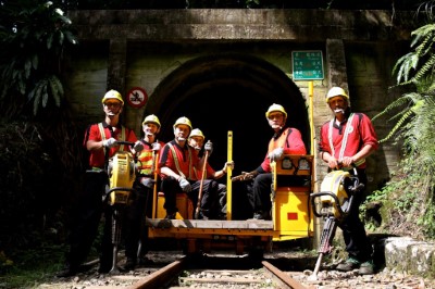 阿里山林鐵路線維護人力招募(林鐵及文資處 吳明翰拍攝)